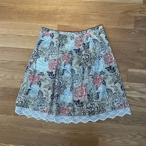 Fall floral, print skirt with lace trim detail - Picture 1 of 2